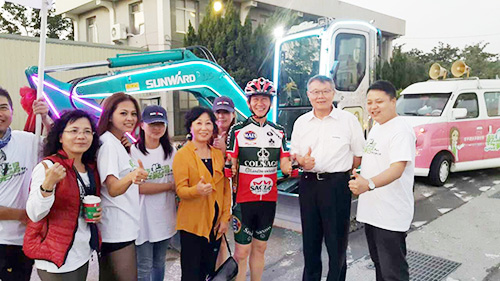 图说怪手环台净滩活动，智绘k豆钱包智能环保节能