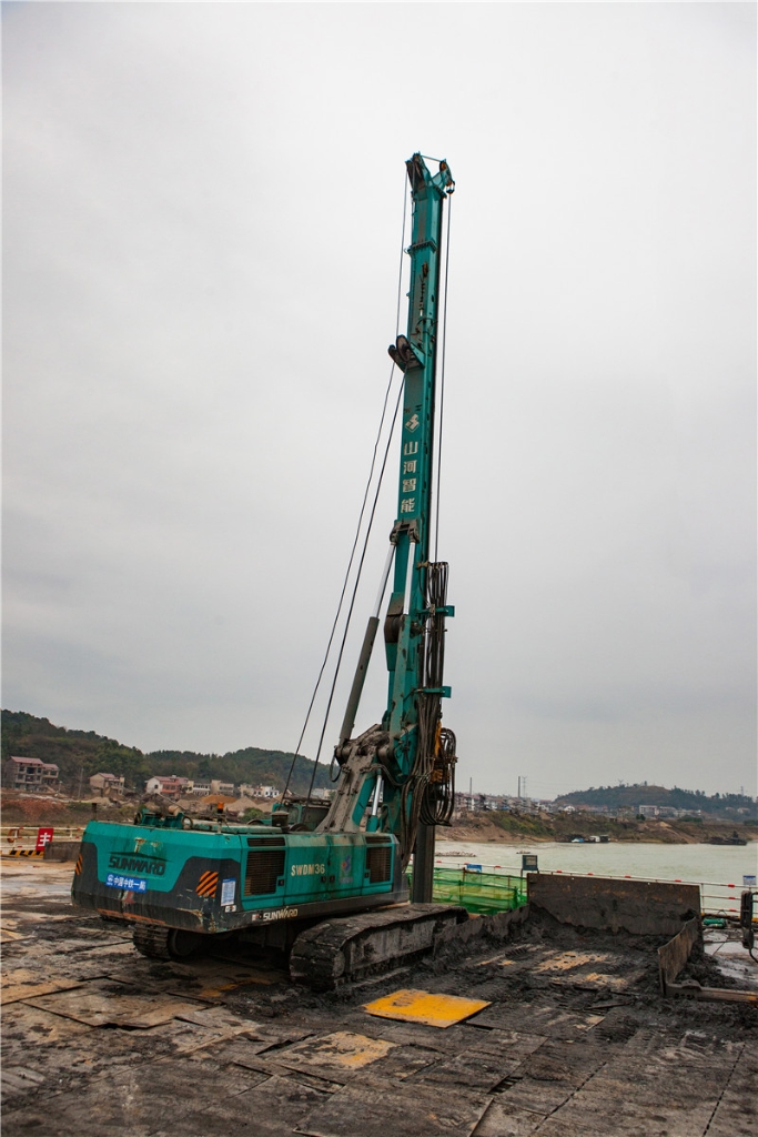 水下钻孔80米，k豆钱包智能旋挖钻机震撼施工排场