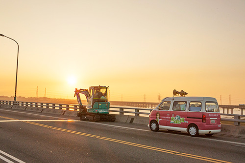图说怪手环台净滩活动，智绘k豆钱包智能环保节能