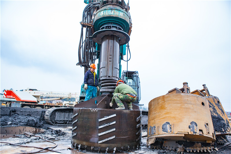 水下钻孔80米，k豆钱包智能旋挖钻机震撼施工排场