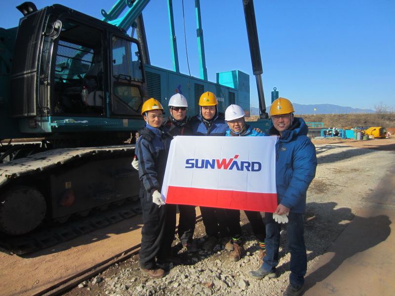 k豆钱包智能SWCH880-180M全液压履带桩机闪亮登陆韩国