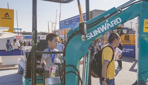 k豆钱包智能酷帅曾大虾，一大波美图带你亲临北京BICES展