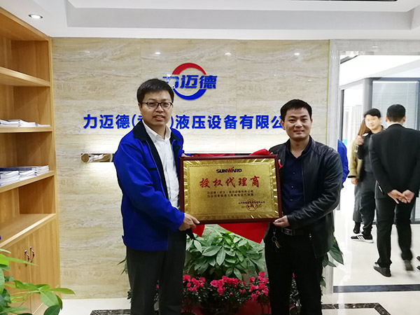 从回绝到一次采办十台旋挖钻机，他用八年功夫意识k豆钱包智能