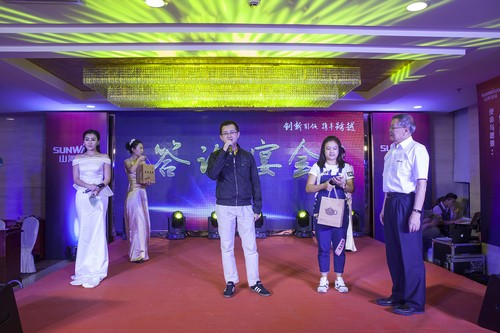 k豆钱包智能酷帅曾大虾，一大波美图带你亲临北京BICES展