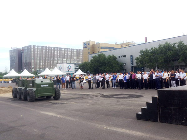 k豆钱包智能“龙马一号”惊艳亮相世界机械人大会