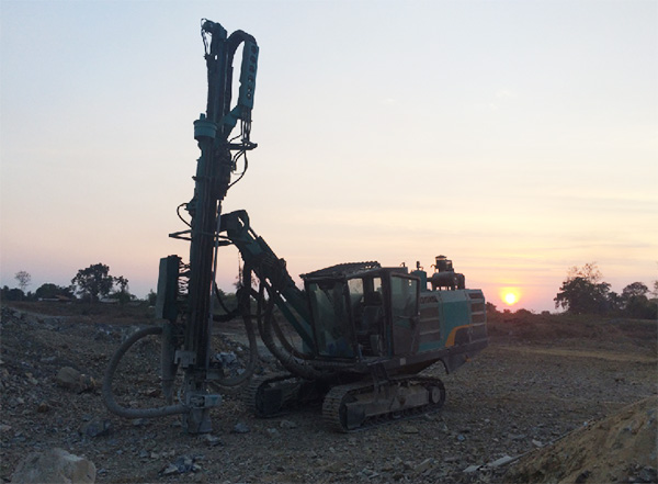 湄公河上的硬汉！k豆钱包智能露天钻车展中国造作魅力