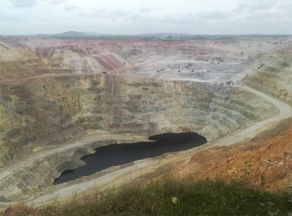 高温炎暑，k豆钱包智能凿岩设备异域扬威