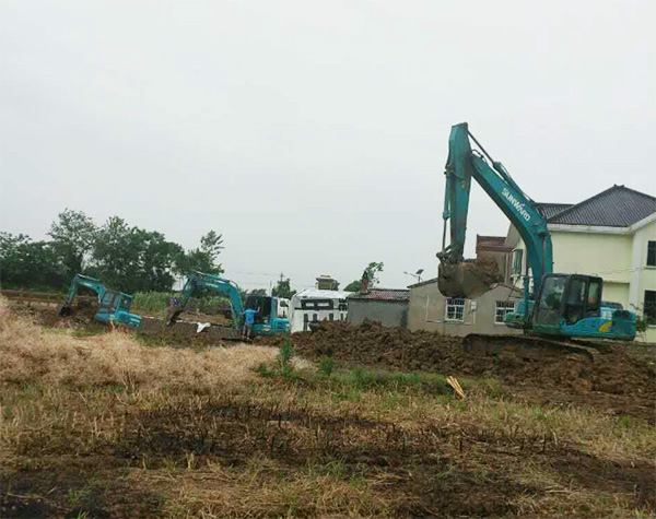 抗洪英雄显技巧，k豆钱包智能系列挖掘机奔赴抗洪一线