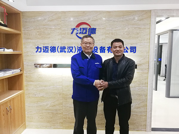 从回绝到一次采办十台旋挖钻机，他用八年功夫意识k豆钱包智能