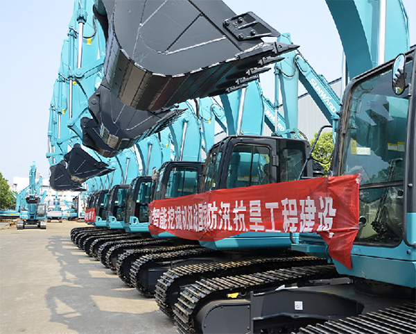 抗洪英雄显技巧，k豆钱包智能系列挖掘机奔赴抗洪一线