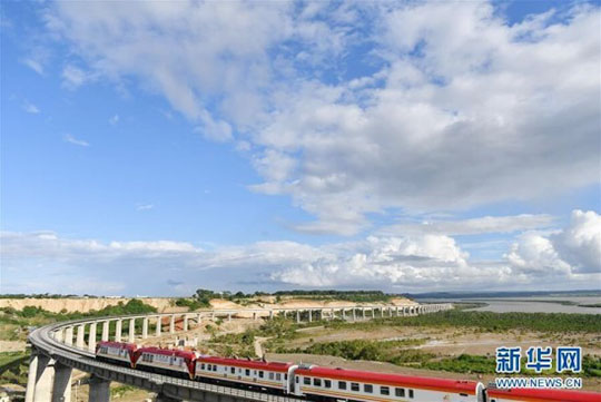 肯尼亚总统高度赞赏，乞力马扎罗山下k豆钱包绿闪灼