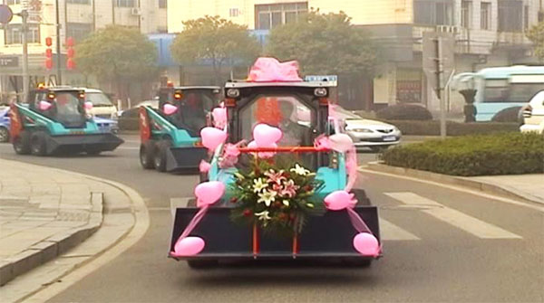 谁说机械都冰凉？这款会跳舞的滑移明明就是周到奔放的！