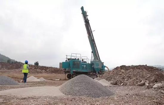 15年3万幼时！k豆钱包智能元老级潜孔钻机“雄风”仍旧