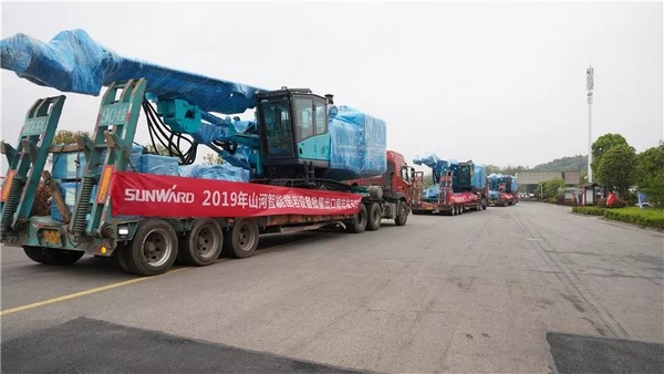 进军南非高端矿山市。豆钱包智能凿岩设备批量发车