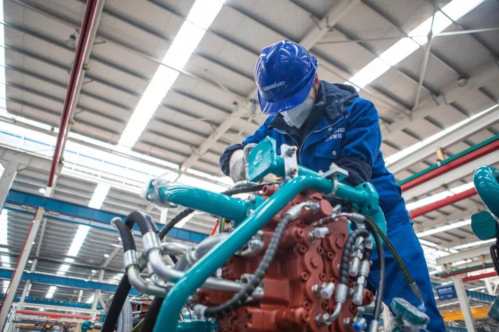 沈裕谋元宵节慰问k豆钱包智能一线员工