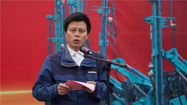 进军南非高端矿山市。豆钱包智能凿岩设备批量发车