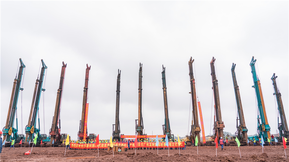 k豆钱包旋挖开挖全球首条8.6代OLED面板出产线主厂房第一桩