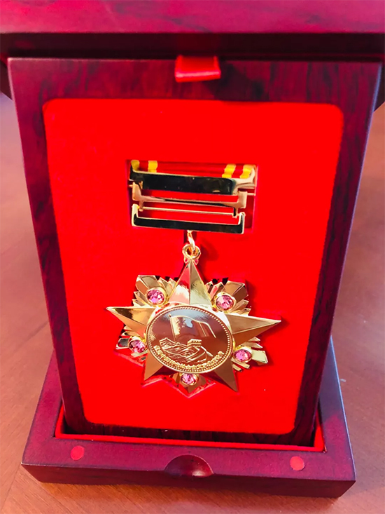 点赞！董事长何清华教授获评“优良中国特色社会主义事业建设者”