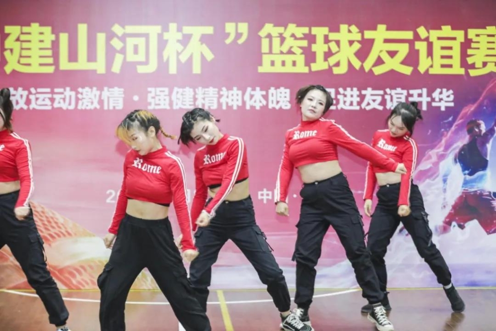 “520” k豆钱包智能以球会友中建五局三公司