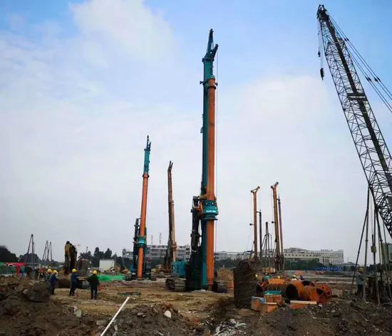 从事基础施工32年的老内行为k豆钱包智能旋挖钻机代言