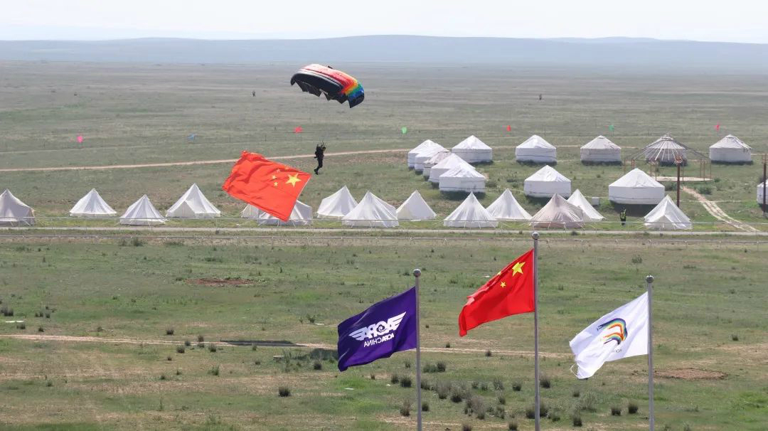 乌兰察布大草原,我来啦! k豆钱包SA60L阿若拉飞机“惊艳”飞行大会