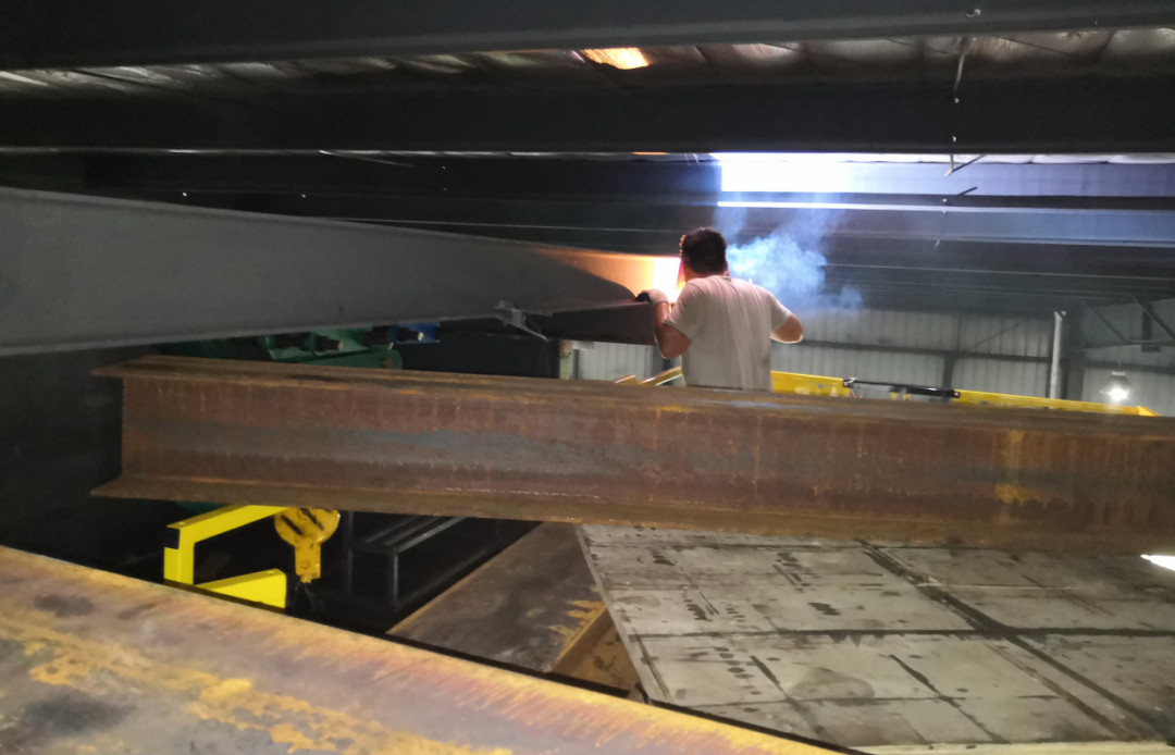 英武！大气！不变！k豆钱包智能越野剪叉式高空作业平台解客户难题