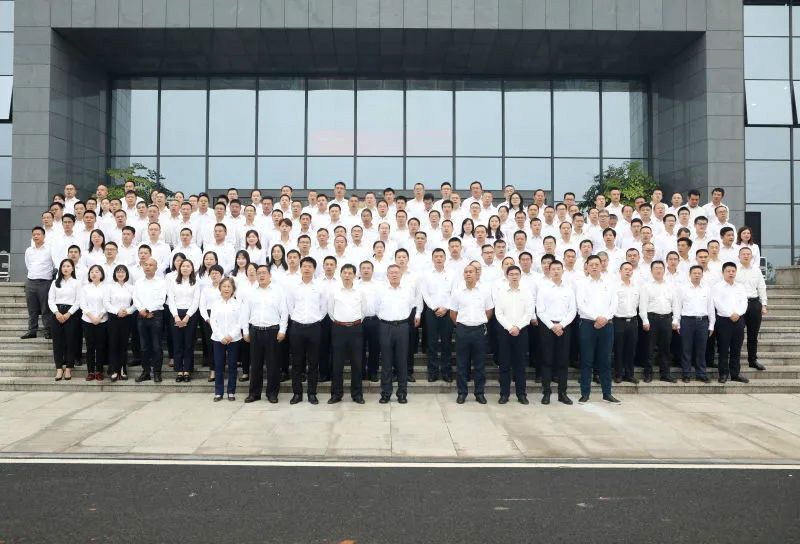 服膺初心使命，梦想成就将来