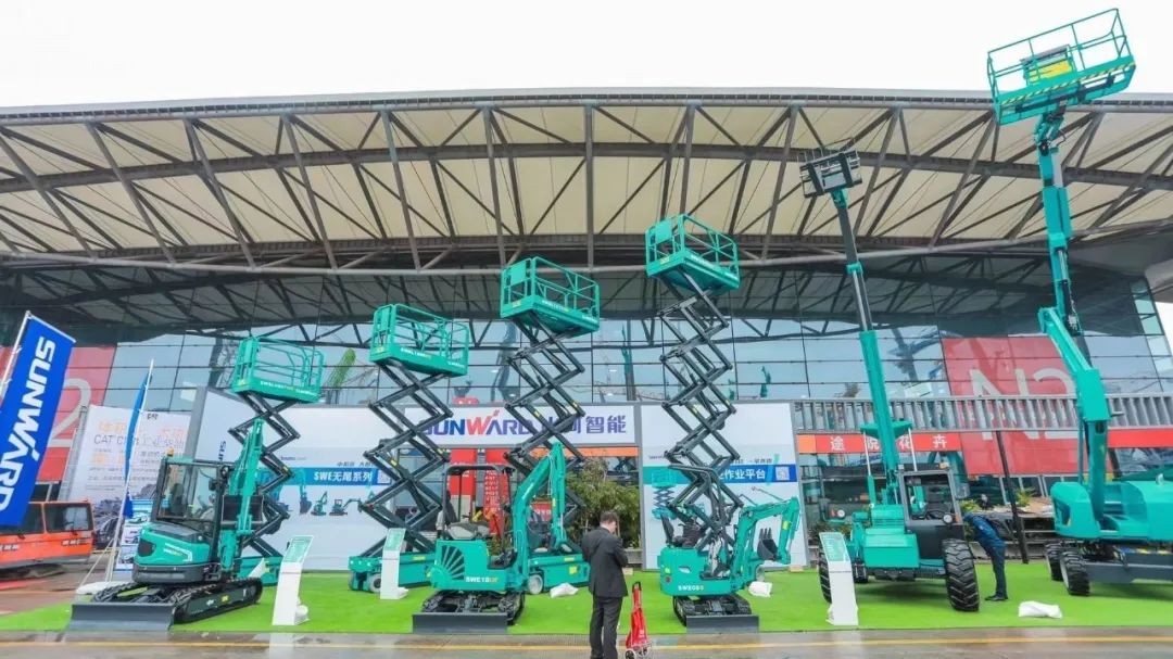 国内首台5G节造高空作业平台车惊艳上海宝马展