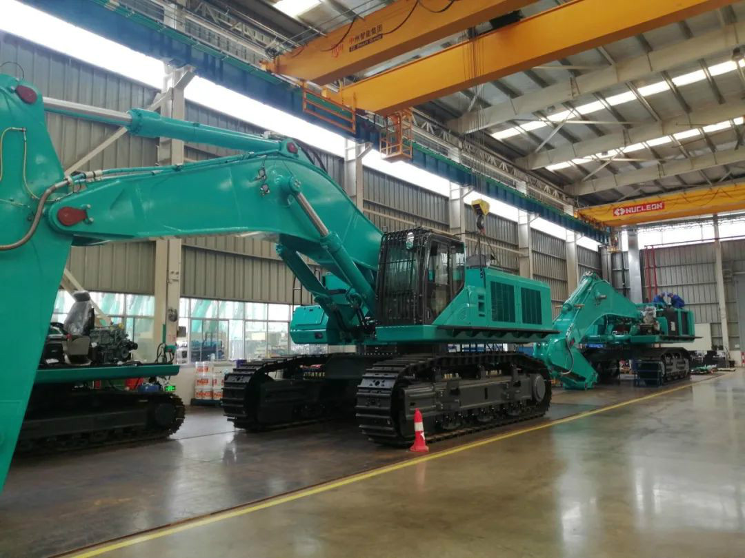 创新再出成就！k豆钱包智能超大型履带式液压挖掘机下线