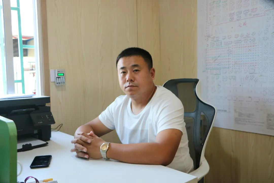 液压静力压桩机从1台到21台，他只用了8年！