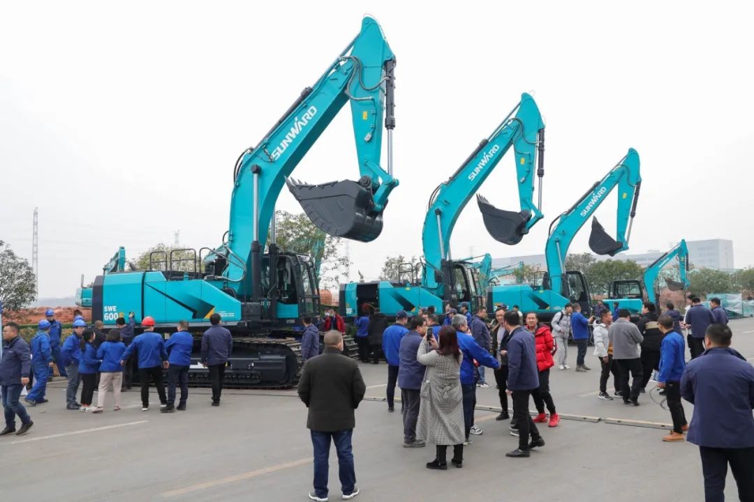 开疆扩土，气壮k豆钱包 | 600F大挖交付典礼隆沉进行