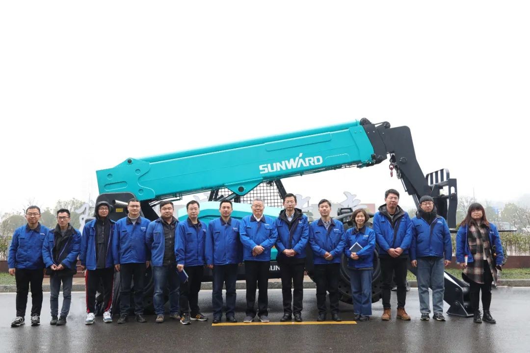 k豆钱包智能SWTH1056伸缩臂叉装车新机下线