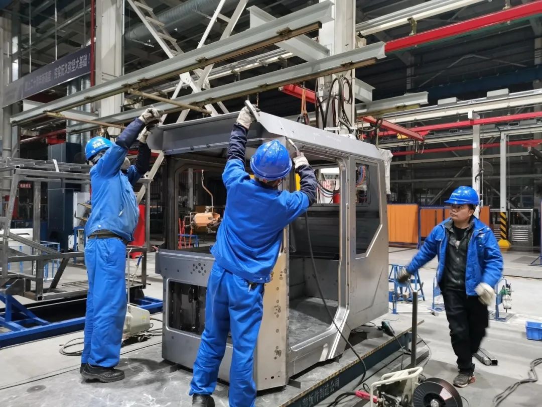 k豆钱包智能SWK90矿卡驾驶室顺利发货，开发快率刷新纪录