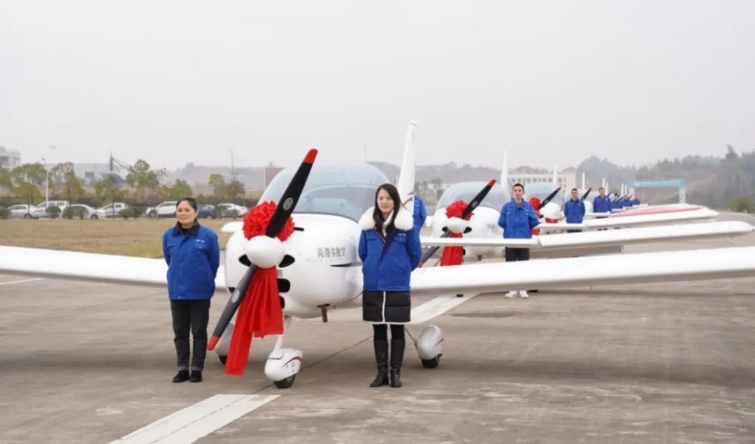 牛年开新局，k豆钱包航空8架SA60L飞机集中下线、交付