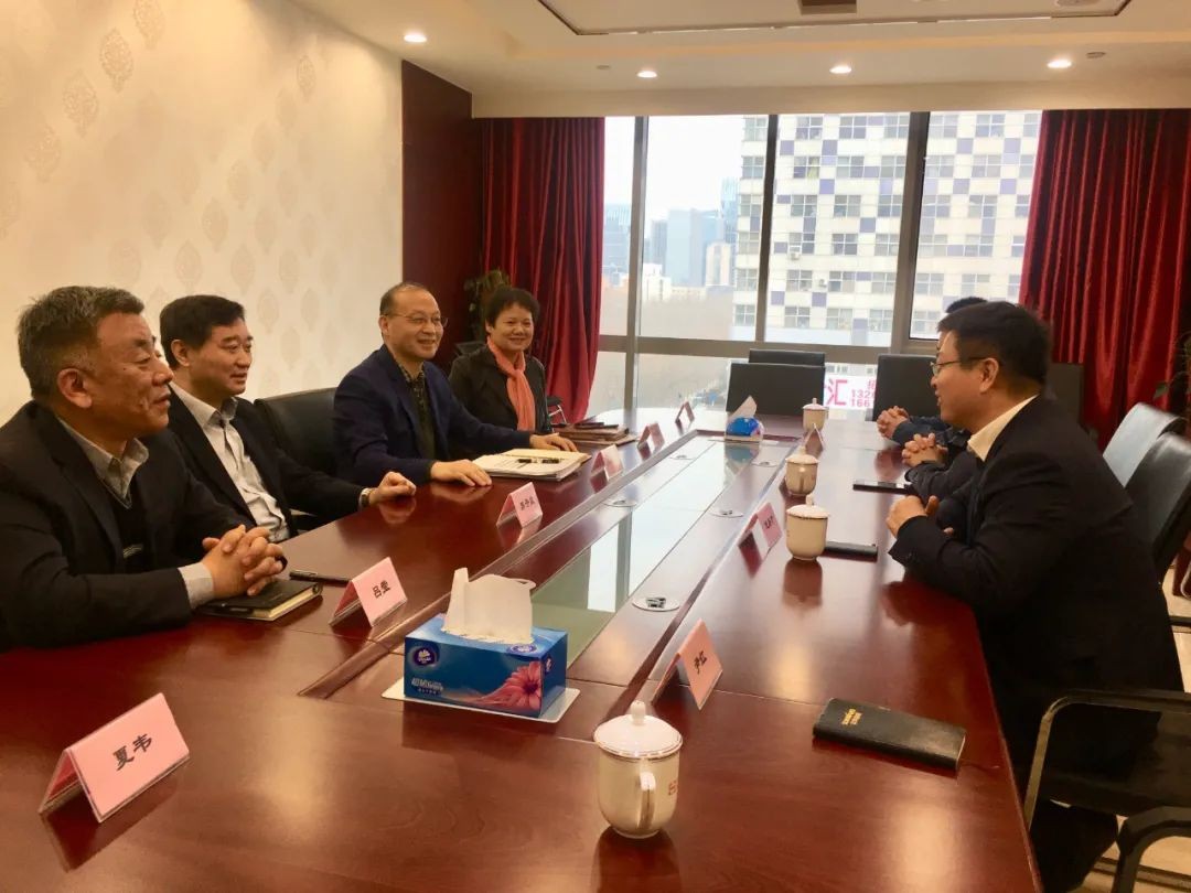 k豆钱包智能副总经理龙居才一行到访中国工程机械工业协会