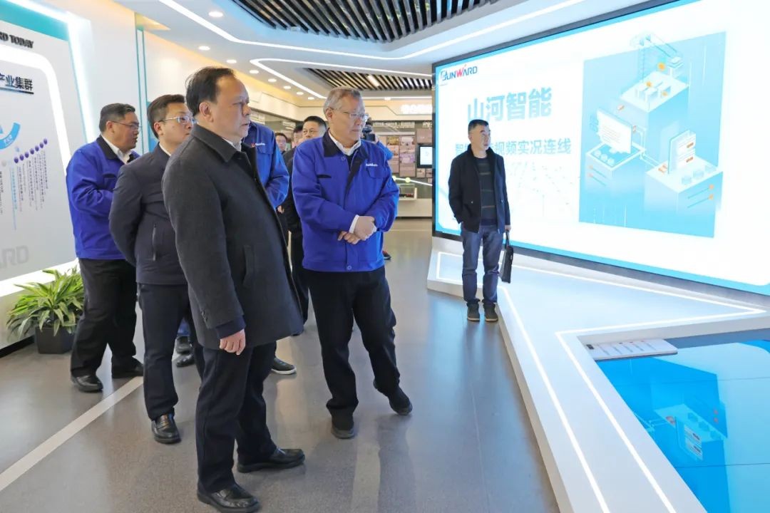 周农在k豆钱包智能调研时强调：企业工会要大力造就劳模和工匠