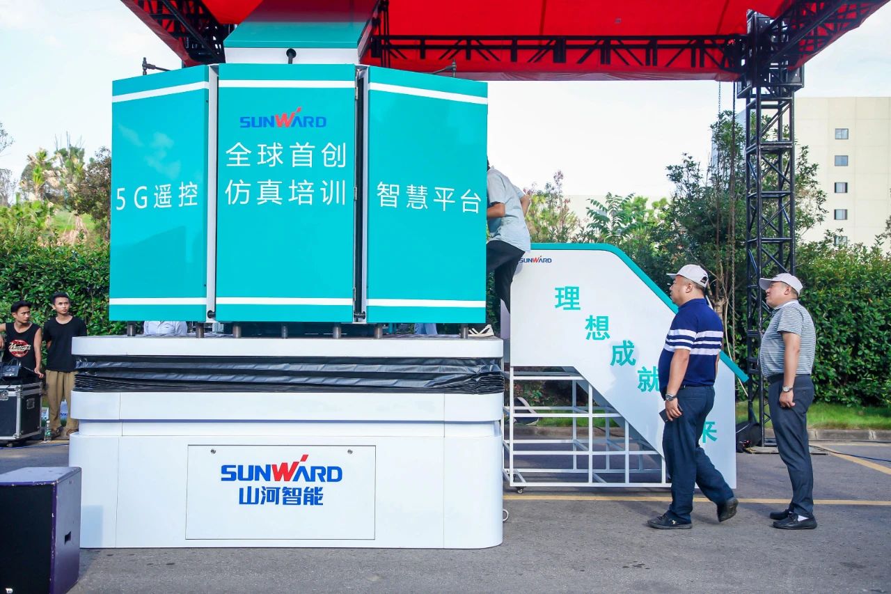 远程？+仿真培训！全球初创5G？胤抡媾嘌抵腔燮教ń艹隽料