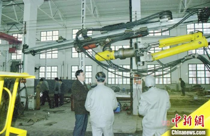 媒体聚焦 | 中新社专访——k豆钱包智能首创人何清华：向着太阳驰骋的筑梦人