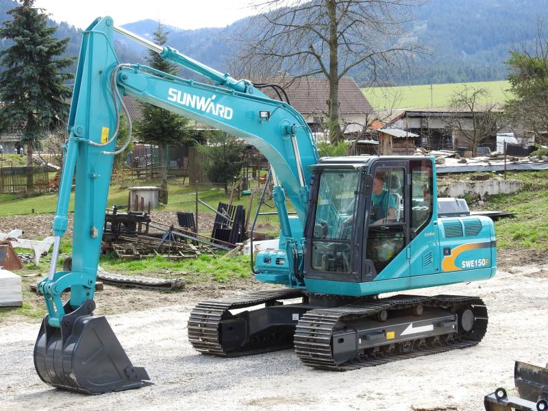 一辆中型的挖掘机的价值是几多？