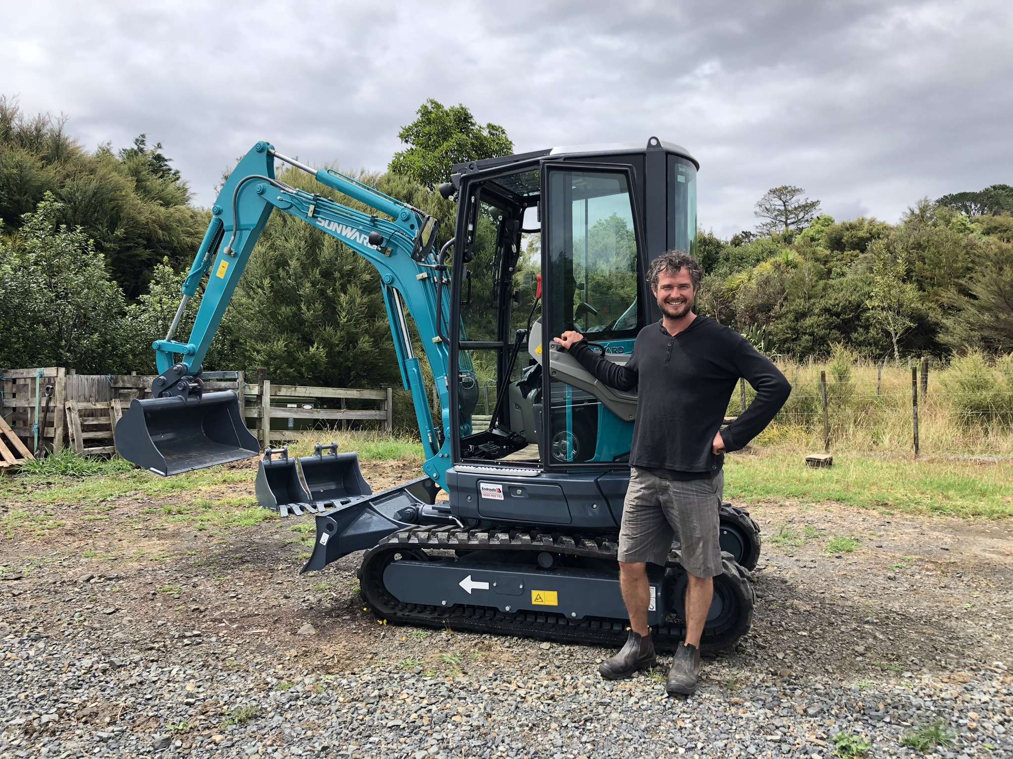 二手挖掘机买卖市场露出出这些问题，你知路吗？