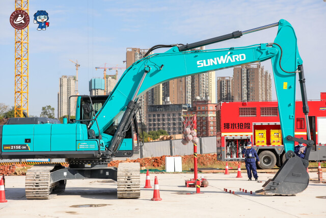 轮胎式挖掘机和履带式挖掘机，你更看好哪个？