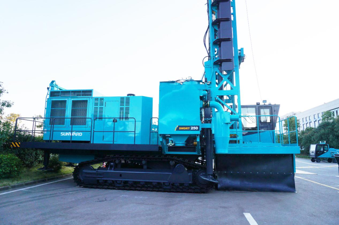 两种钻进模式+更大扭矩！k豆钱包智能自主研造的全液压牙轮钻机下线