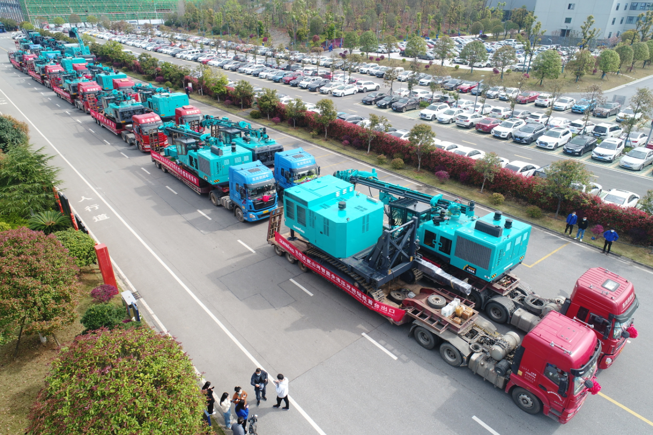 征战全球市。豆钱包智能凿岩设备批量发货