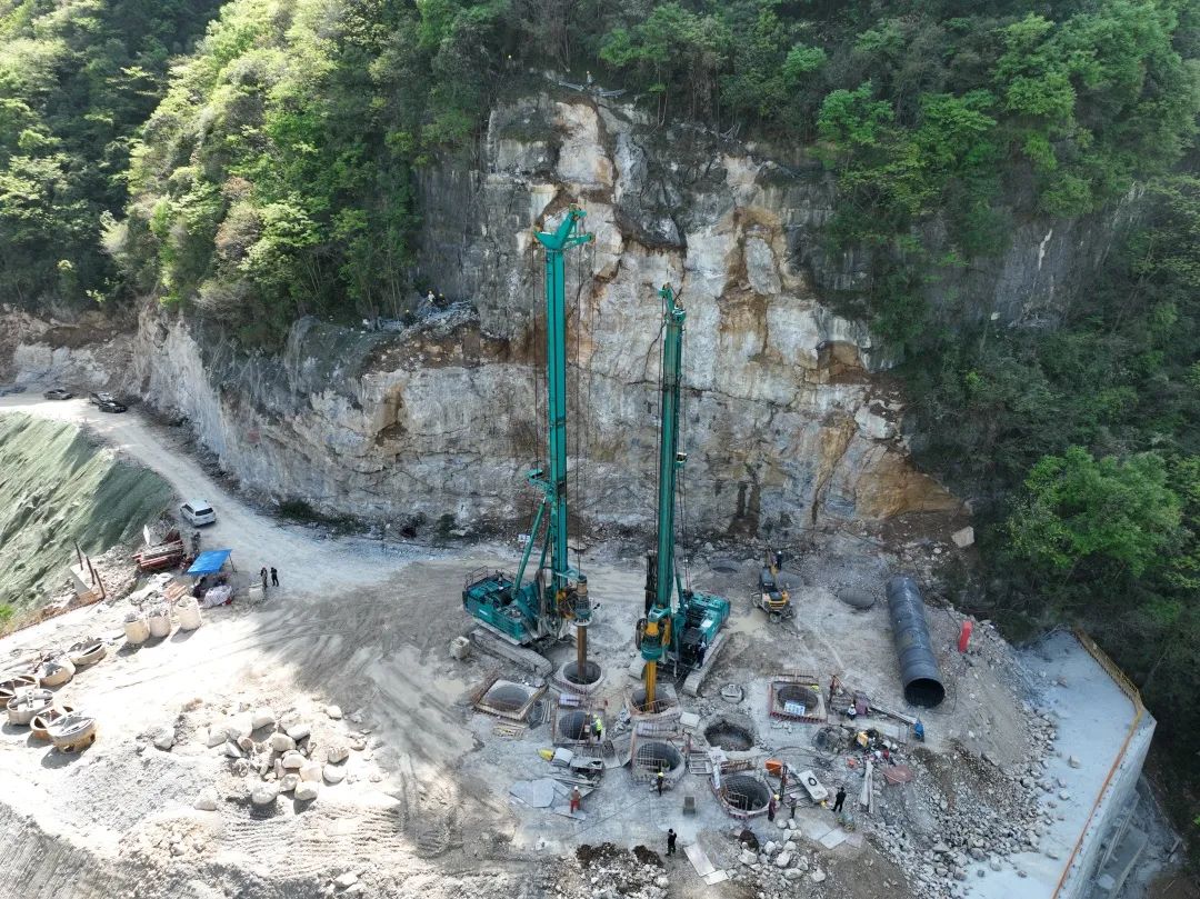 展示施工“奇效”！k豆钱包智能旋挖钻机强势助力炉慈高快公路建设