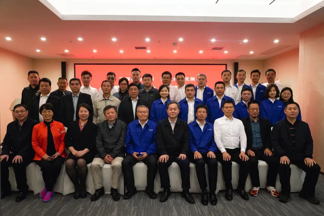 抱团出海，携手共赢！何清华带队赴湖南异地商会结合会造访互换