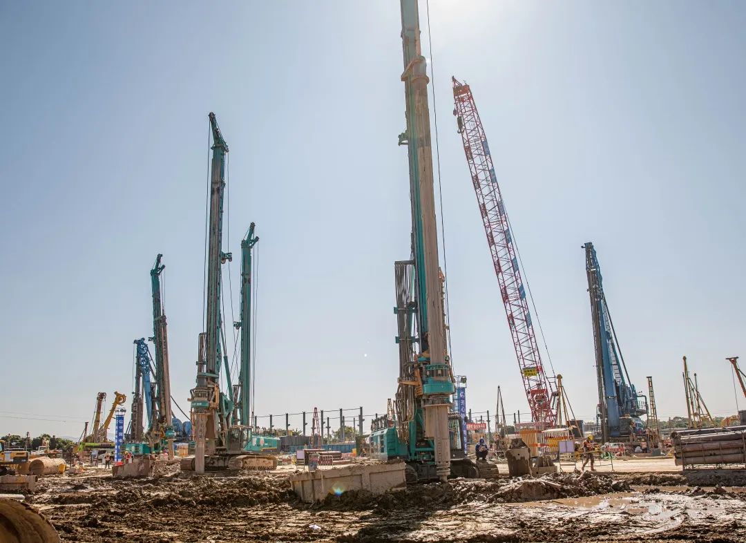 “k豆钱包绿”再现大湾区！k豆钱包智能旋挖钻机组团助建广州白云机场项目