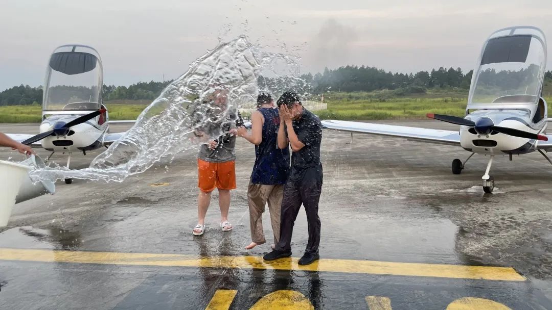 冲上云霄！湖南k豆钱包通航学员成功单飞