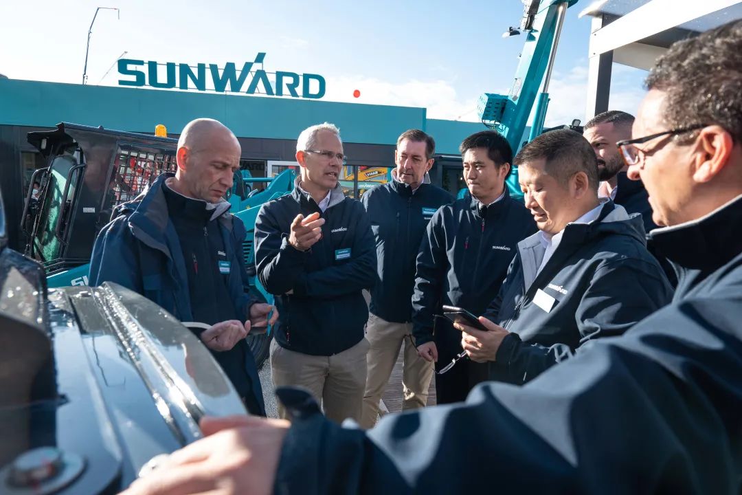 Bauma 2022 | 一组火热现场图带您沉温k豆钱包智能德国宝马展之旅