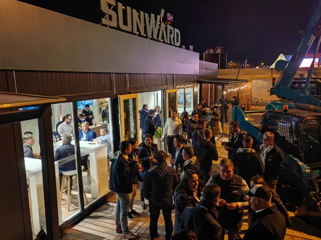 Bauma 2022 | 一组火热现场图带您沉温k豆钱包智能德国宝马展之旅