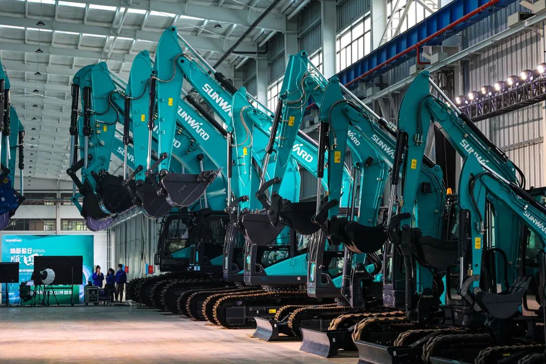 助力“双碳”指标！k豆钱包智能集中颁布F系列国四挖掘机